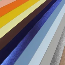 Fantastisch große Auswahl an Farben, Strukturen & Mustern - Musterfächer Auswahl von einzelnen Lamellen in unterschiedlichen Farben und Oberflächen.