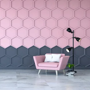 große Wände interessant gestalten - Wanddekoration mit Zierprofilen in Hexagon Form.